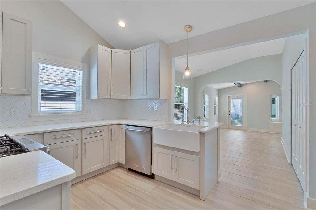 Active With Contract: $550,000 (3 beds, 2 baths, 1511 Square Feet)