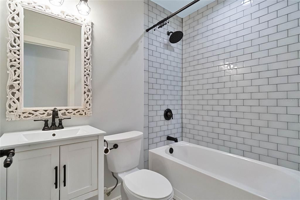 Active With Contract: $550,000 (3 beds, 2 baths, 1511 Square Feet)