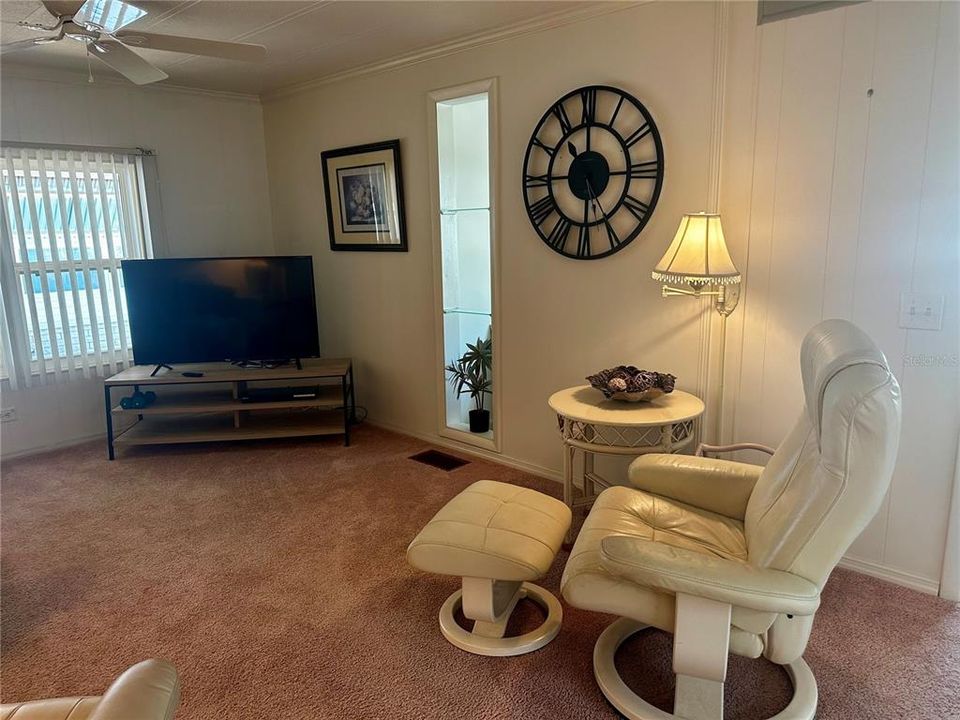 Active With Contract: $149,900 (2 beds, 2 baths, 1168 Square Feet)