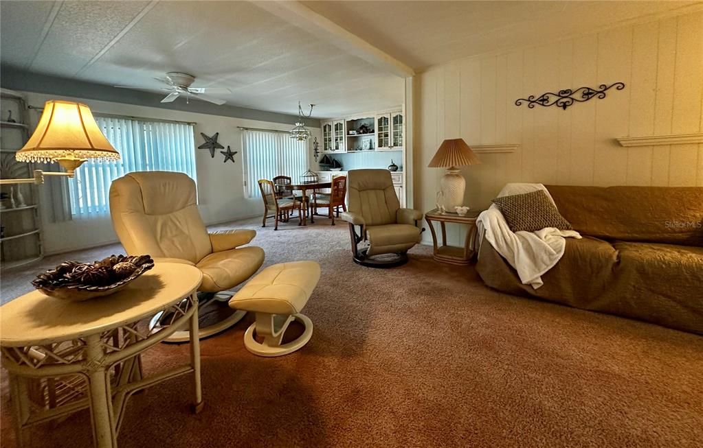 Active With Contract: $149,900 (2 beds, 2 baths, 1168 Square Feet)