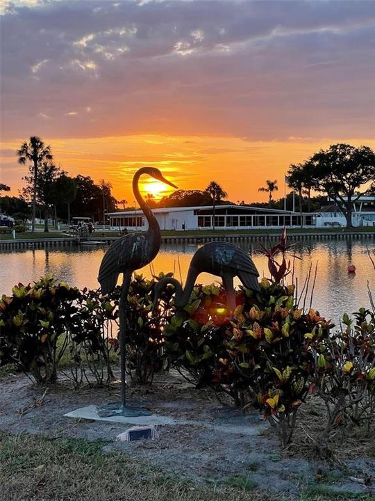 Active With Contract: $149,900 (2 beds, 2 baths, 1168 Square Feet)