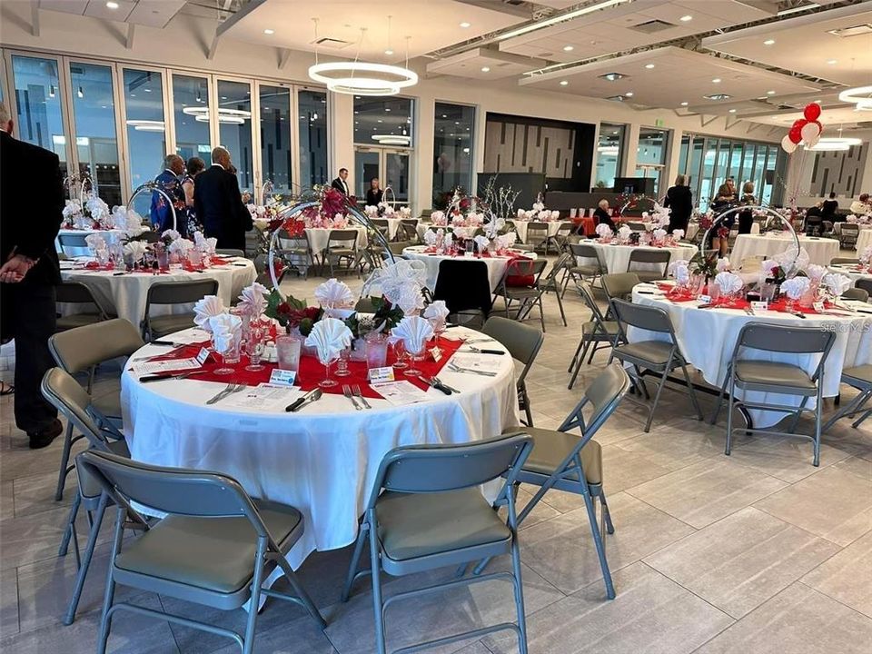 Active With Contract: $149,900 (2 beds, 2 baths, 1168 Square Feet)