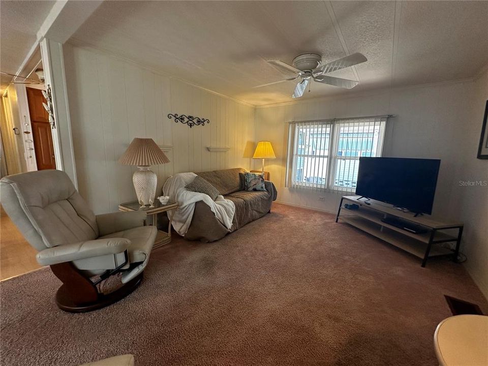 Active With Contract: $149,900 (2 beds, 2 baths, 1168 Square Feet)