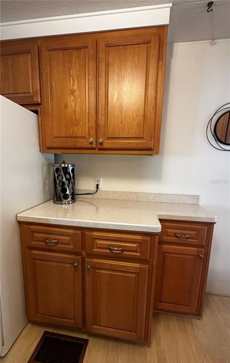 Active With Contract: $149,900 (2 beds, 2 baths, 1168 Square Feet)