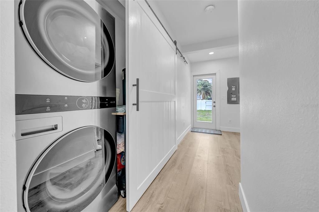 For Sale: $500,000 (2 beds, 2 baths, 1292 Square Feet)