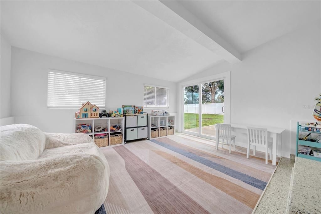 For Sale: $500,000 (2 beds, 2 baths, 1292 Square Feet)