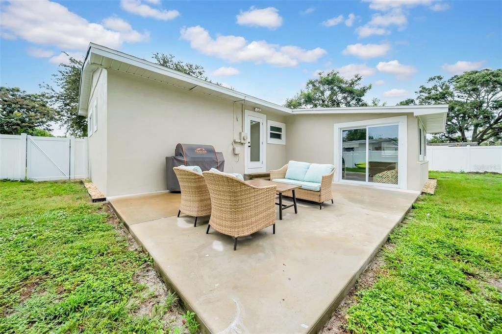 For Sale: $500,000 (2 beds, 2 baths, 1292 Square Feet)