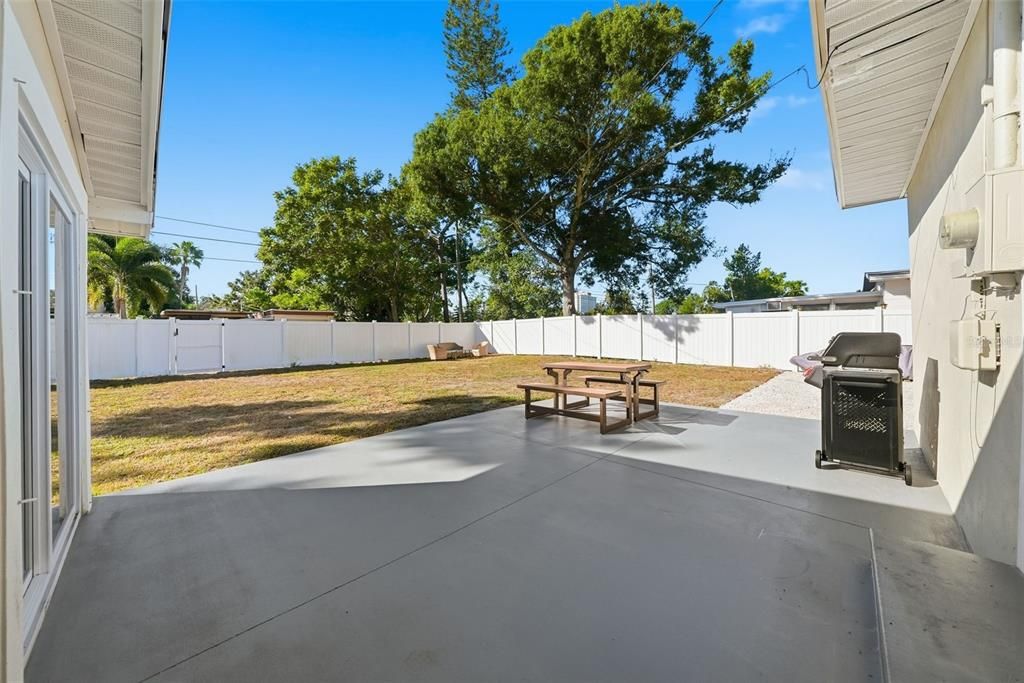 For Sale: $500,000 (2 beds, 2 baths, 1292 Square Feet)