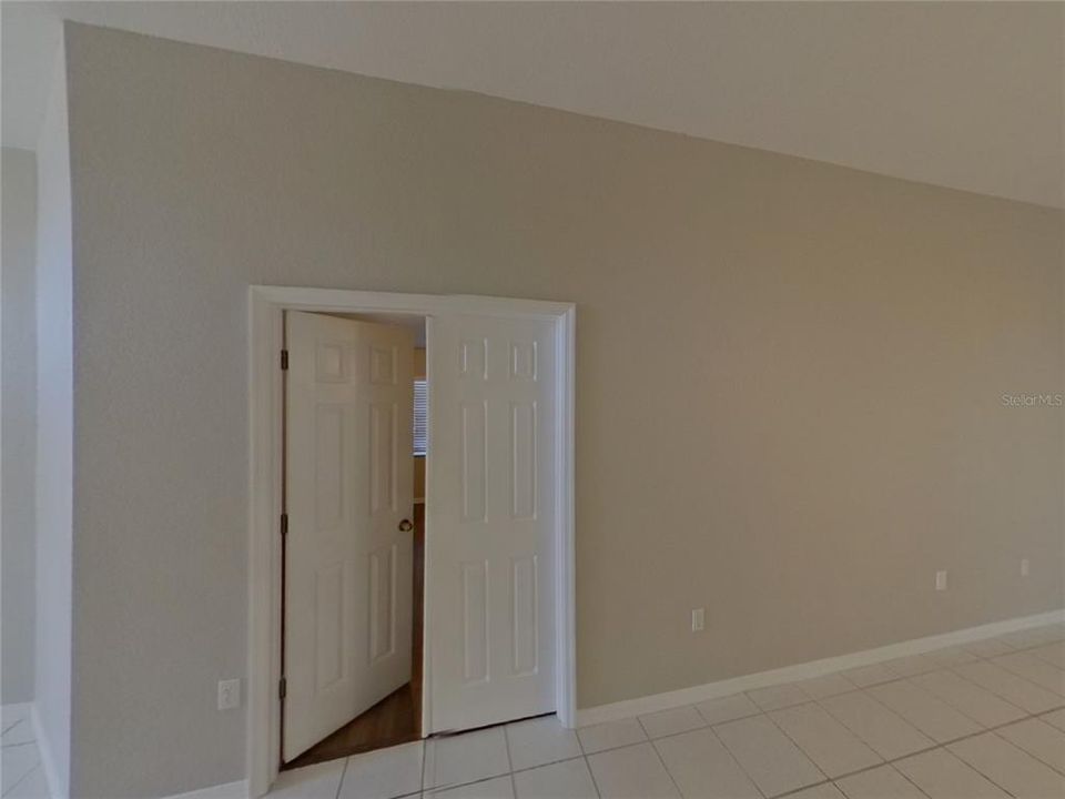 For Rent: $2,099 (3 beds, 2 baths, 1628 Square Feet)