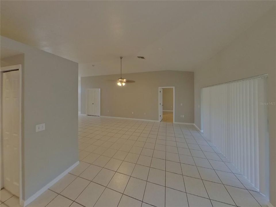For Rent: $2,099 (3 beds, 2 baths, 1628 Square Feet)