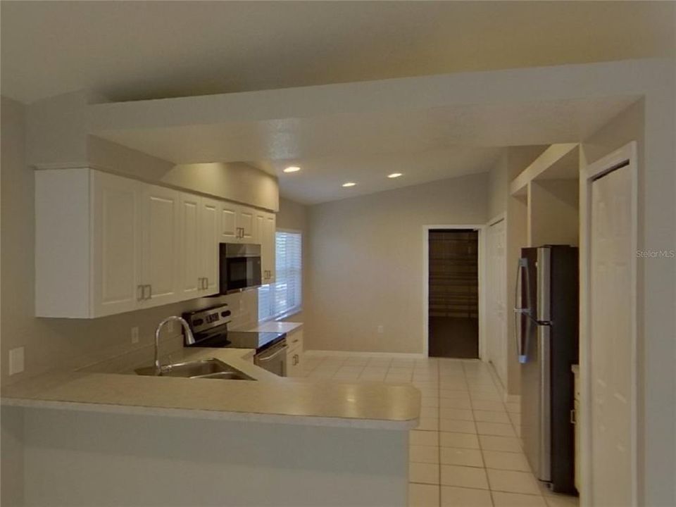 For Rent: $2,099 (3 beds, 2 baths, 1628 Square Feet)