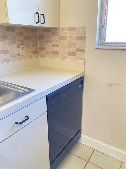 出租: $1,650 (2 贝兹, 1 浴室, 1135 平方英尺)