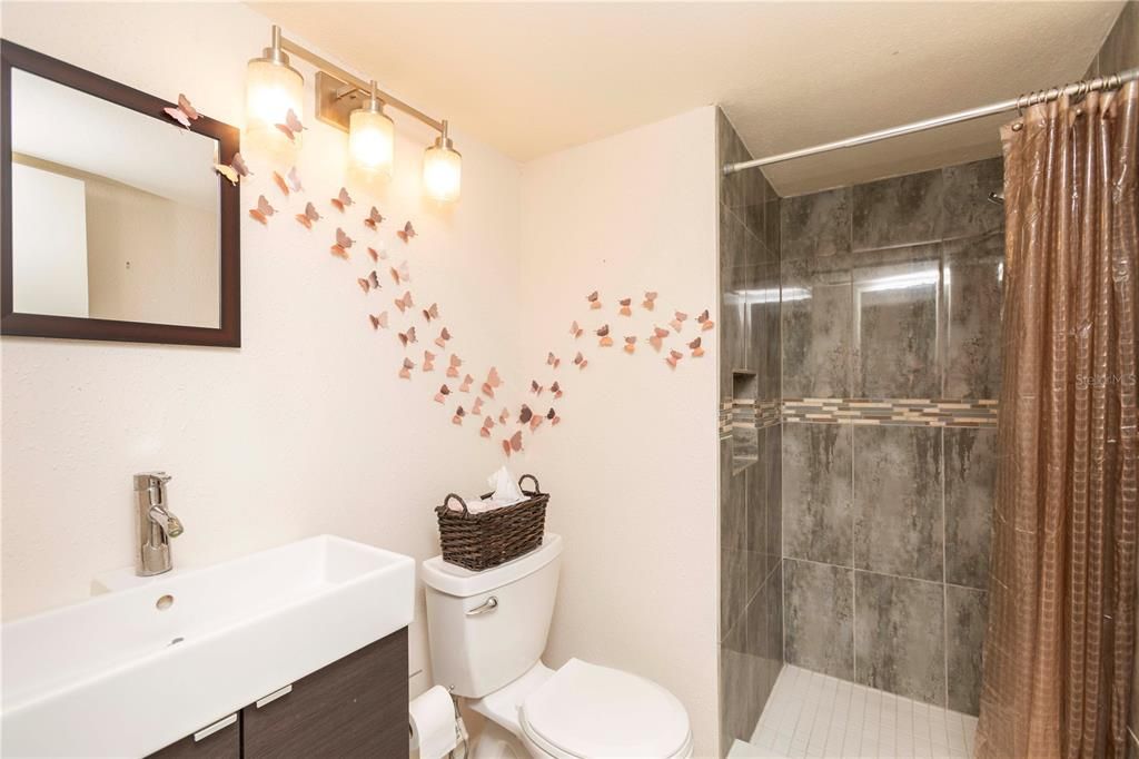 待售: $269,900 (2 贝兹, 2 浴室, 874 平方英尺)