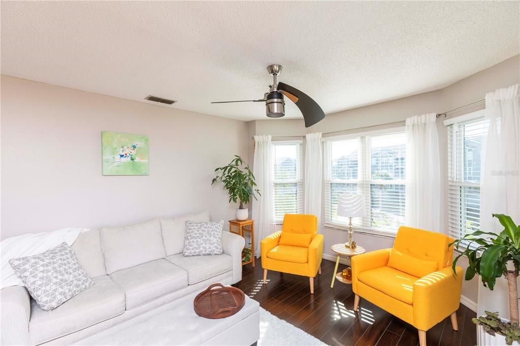 待售: $269,900 (2 贝兹, 2 浴室, 874 平方英尺)