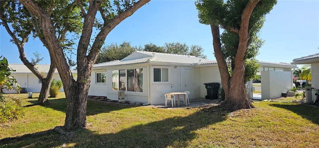 待售: $219,900 (2 贝兹, 2 浴室, 1048 平方英尺)