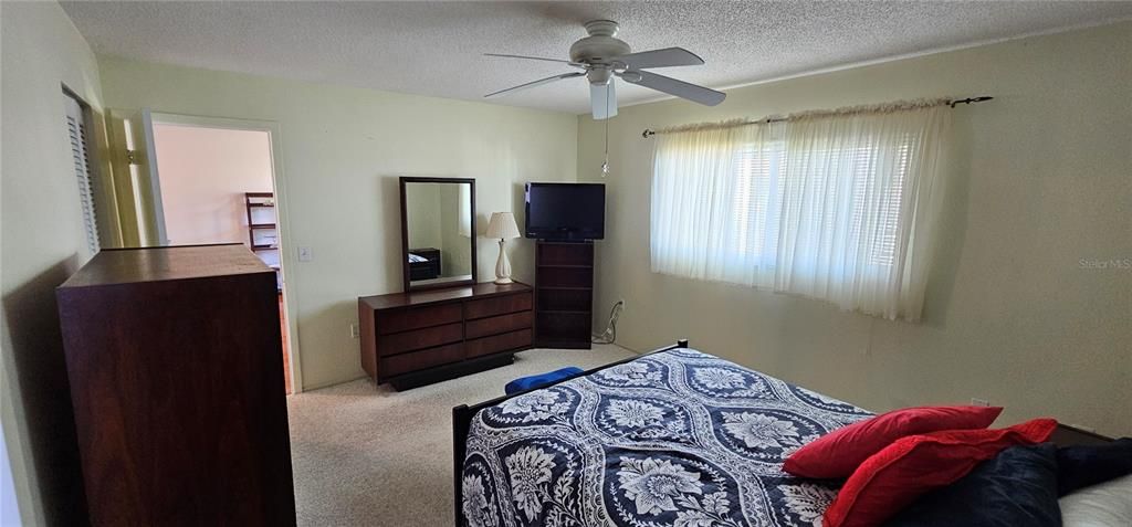 待售: $219,900 (2 贝兹, 2 浴室, 1048 平方英尺)