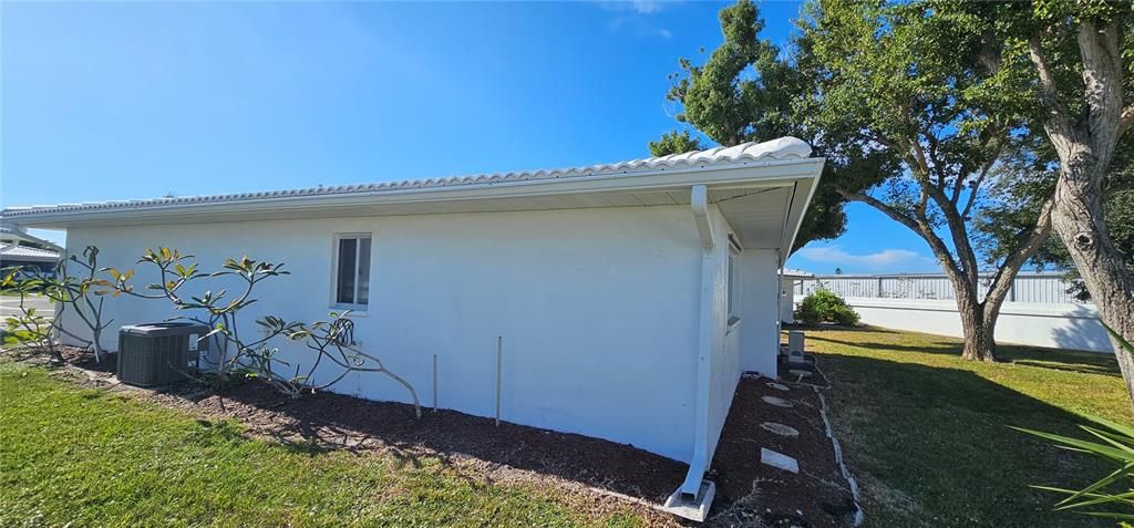 待售: $219,900 (2 贝兹, 2 浴室, 1048 平方英尺)