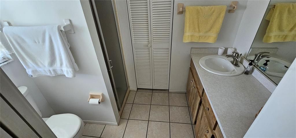 待售: $219,900 (2 贝兹, 2 浴室, 1048 平方英尺)