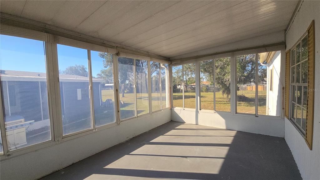 出租: $1,250 (2 贝兹, 1 浴室, 736 平方英尺)