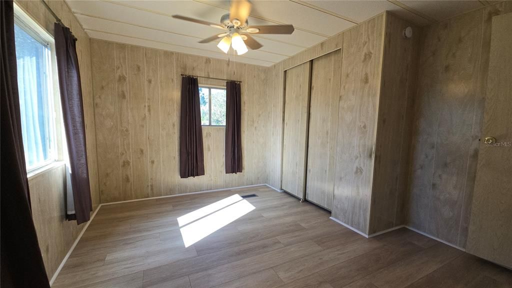 出租: $1,250 (2 贝兹, 1 浴室, 736 平方英尺)