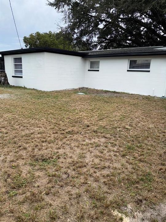 Activo con contrato: $320,000 (4 camas, 2 baños, 1428 Pies cuadrados)