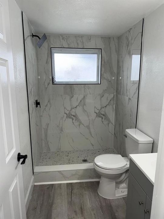 Activo con contrato: $320,000 (4 camas, 2 baños, 1428 Pies cuadrados)