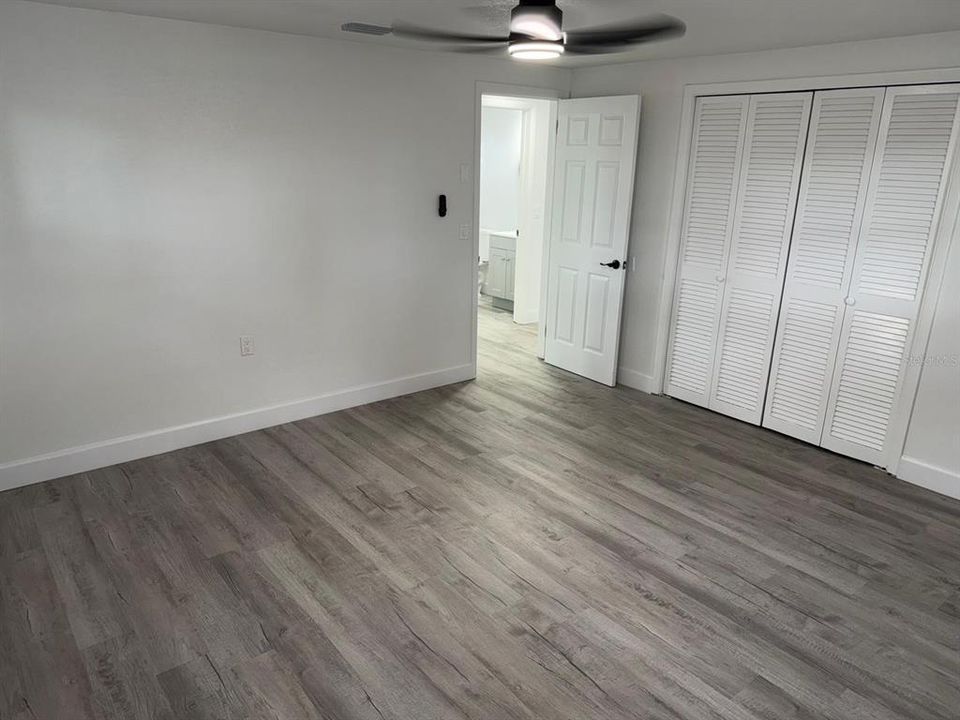 Activo con contrato: $320,000 (4 camas, 2 baños, 1428 Pies cuadrados)