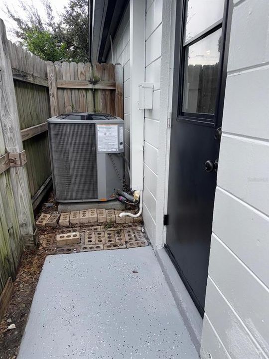 Activo con contrato: $320,000 (4 camas, 2 baños, 1428 Pies cuadrados)