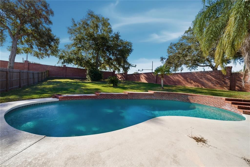 For Sale: $399,000 (3 beds, 2 baths, 1592 Square Feet)