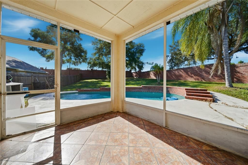 For Sale: $399,000 (3 beds, 2 baths, 1592 Square Feet)