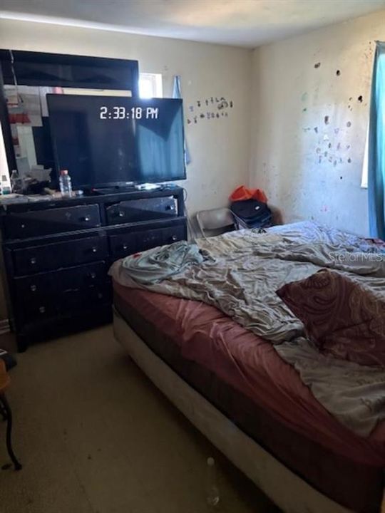 合同活跃: $160,000 (3 贝兹, 1 浴室, 1064 平方英尺)