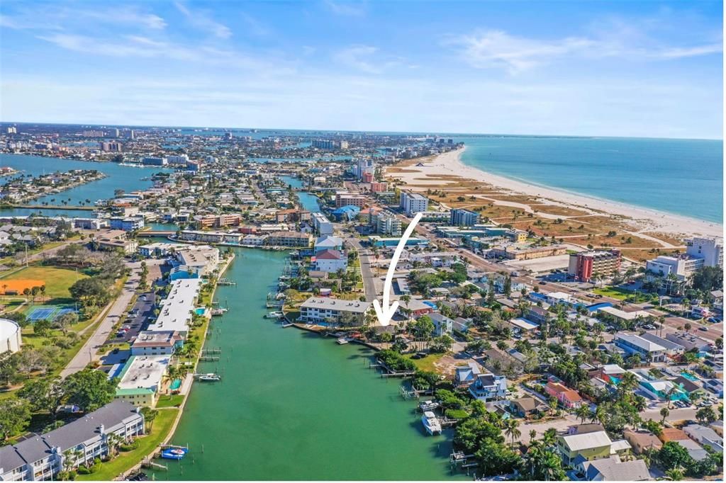 На продажу: $1,100,000 (0.21 acres)