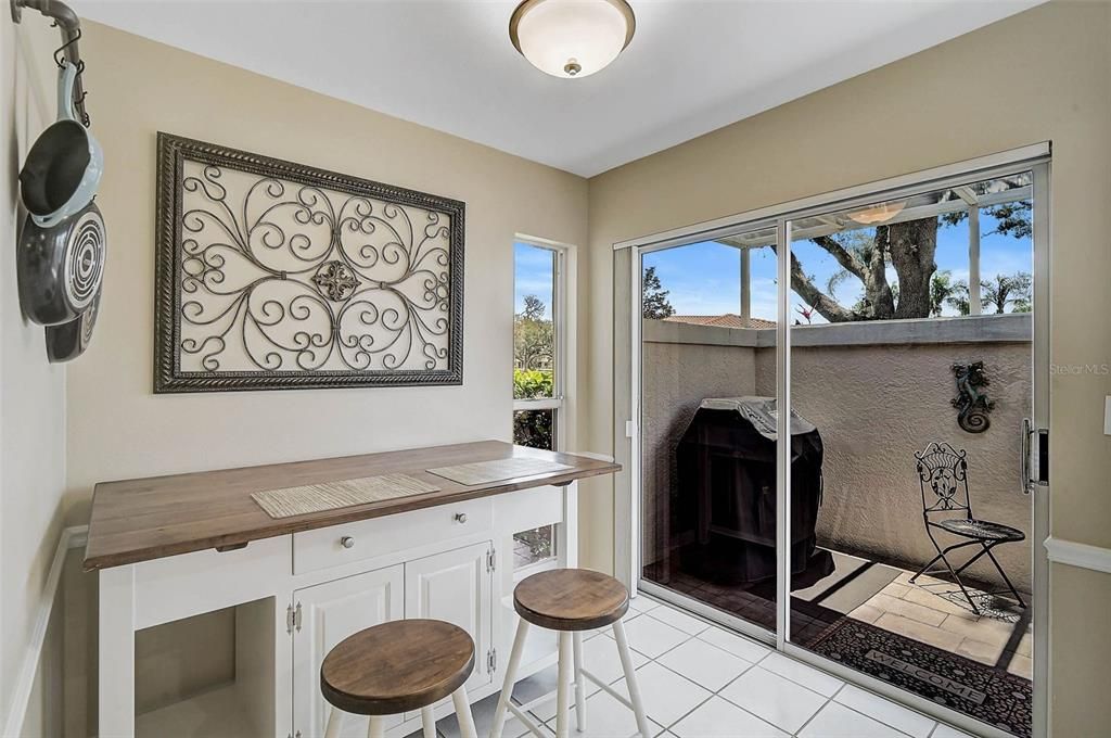 En Venta: $415,900 (3 camas, 2 baños, 1561 Pies cuadrados)