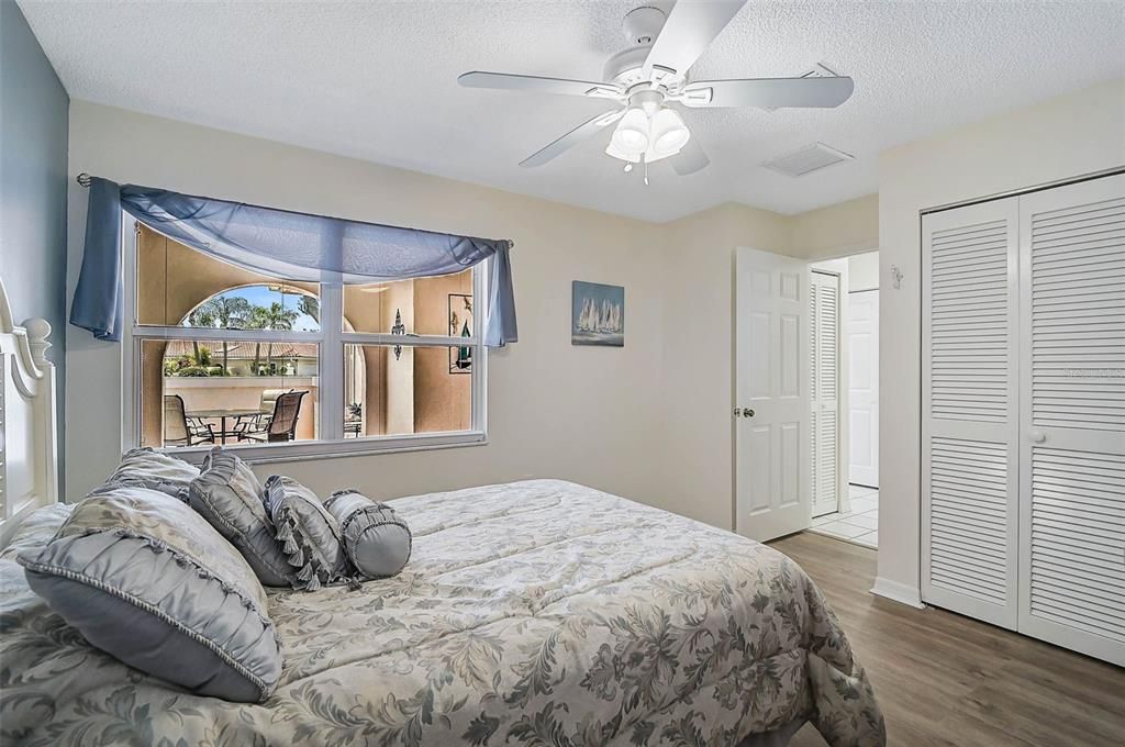 En Venta: $415,900 (3 camas, 2 baños, 1561 Pies cuadrados)