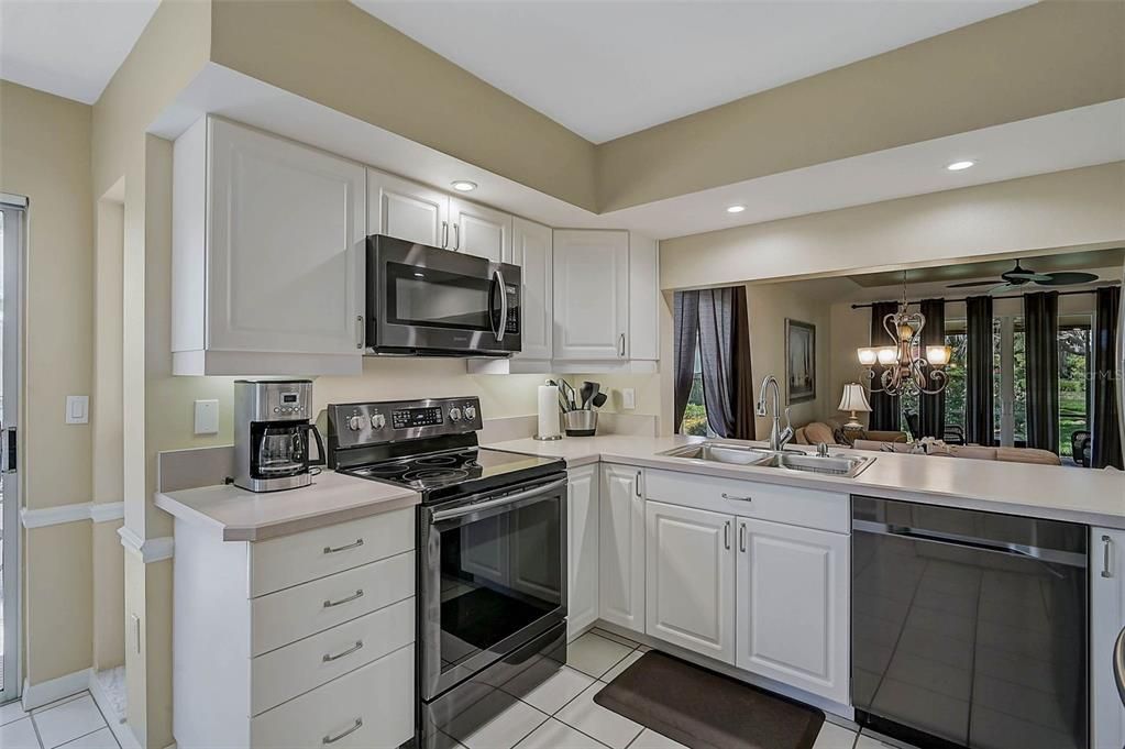 En Venta: $415,900 (3 camas, 2 baños, 1561 Pies cuadrados)