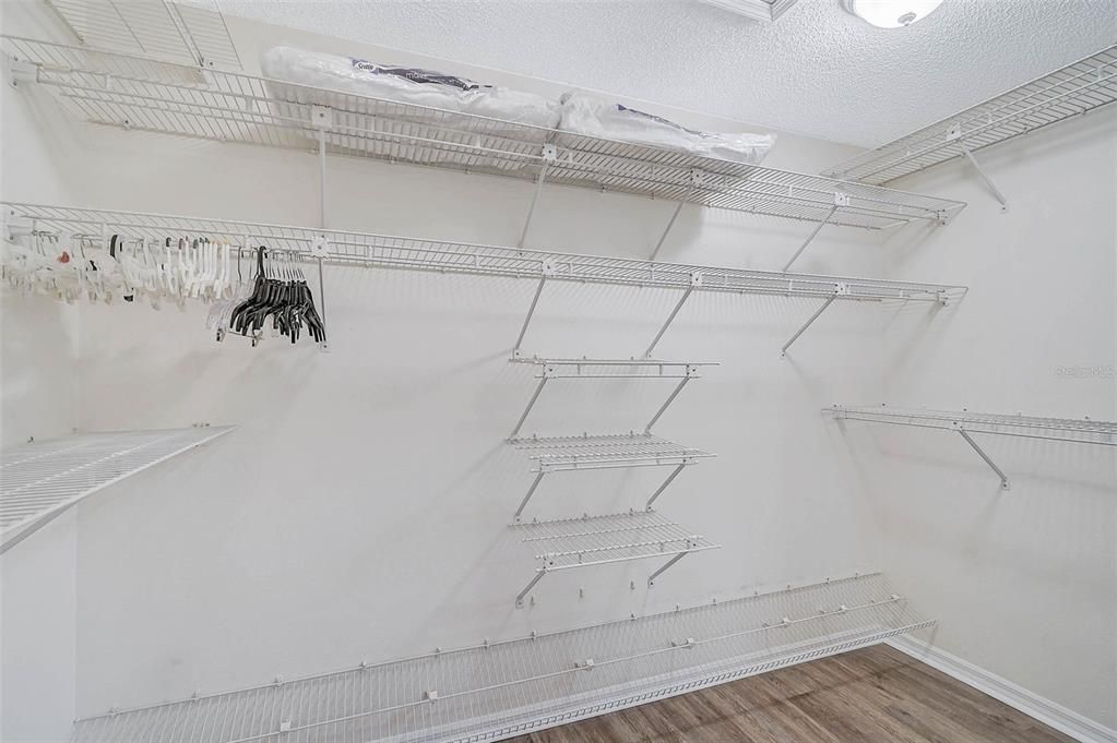 En Venta: $415,900 (3 camas, 2 baños, 1561 Pies cuadrados)