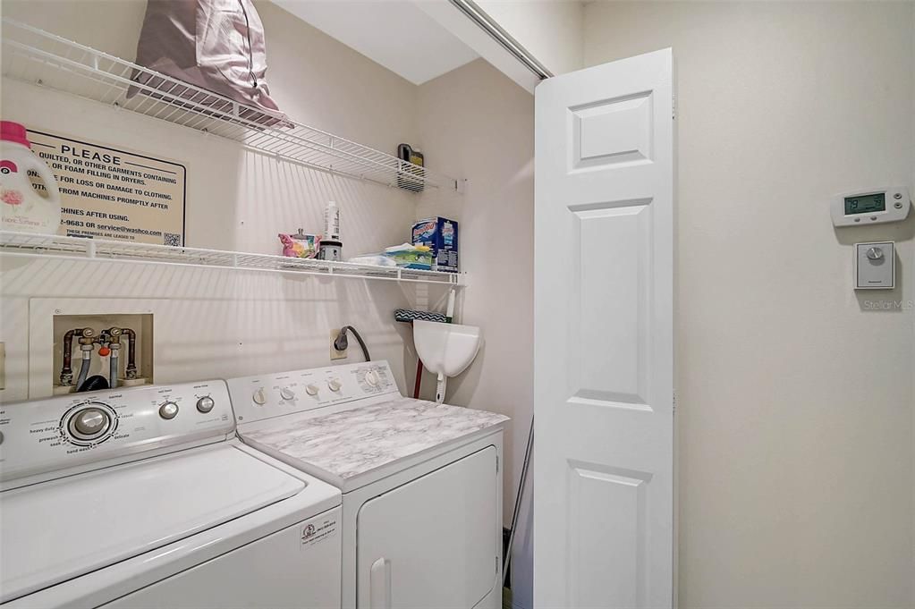 En Venta: $415,900 (3 camas, 2 baños, 1561 Pies cuadrados)