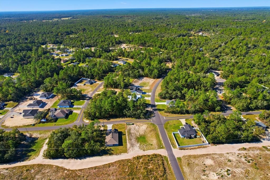 合同活跃: $299,000 (4 贝兹, 2 浴室, 1643 平方英尺)