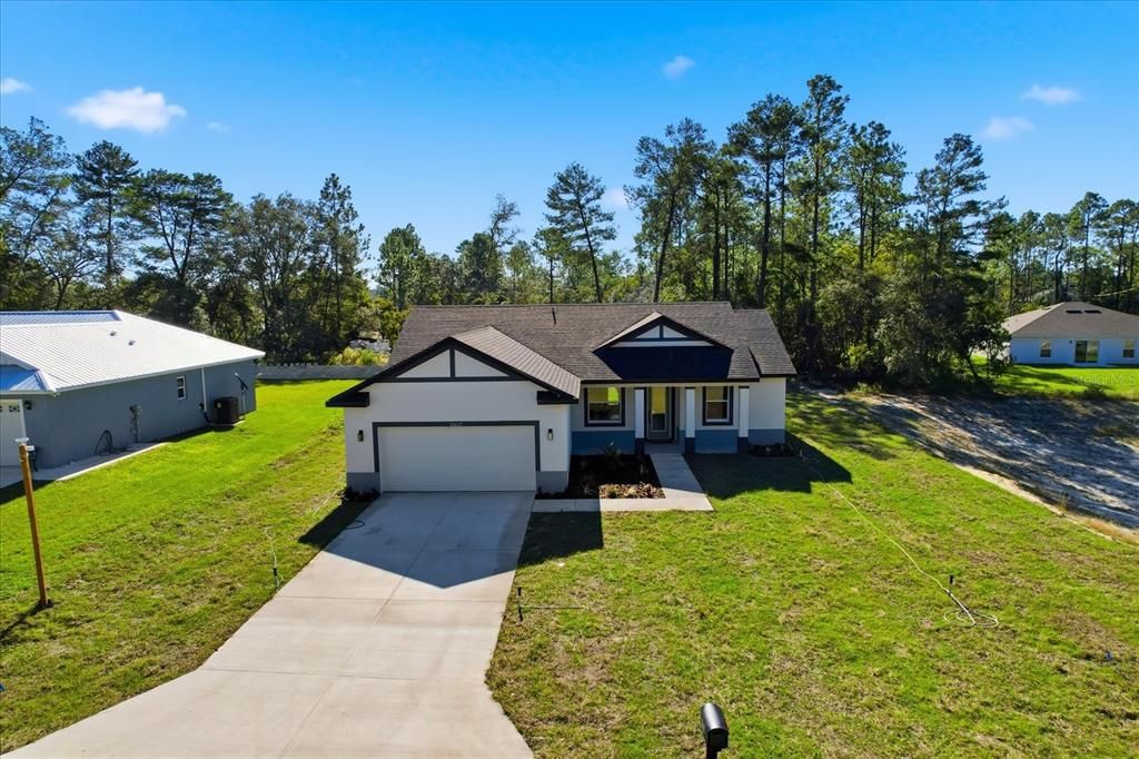 合同活跃: $299,000 (4 贝兹, 2 浴室, 1643 平方英尺)