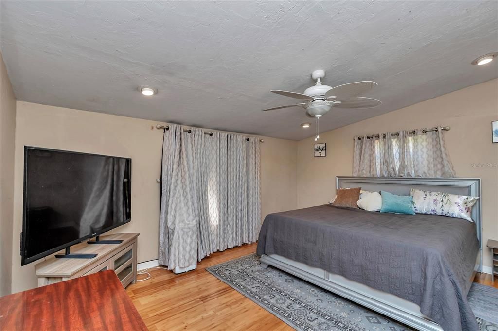 For Sale: $185,000 (4 beds, 3 baths, 2000 Square Feet)