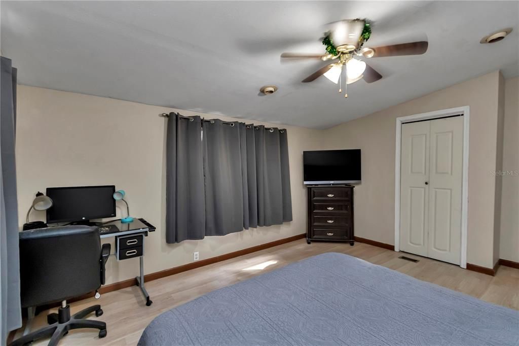 For Sale: $185,000 (4 beds, 3 baths, 2000 Square Feet)