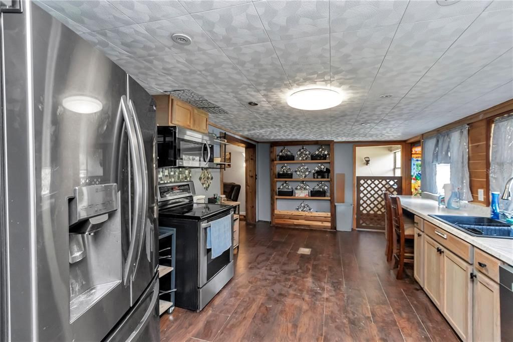 For Sale: $185,000 (4 beds, 3 baths, 2000 Square Feet)