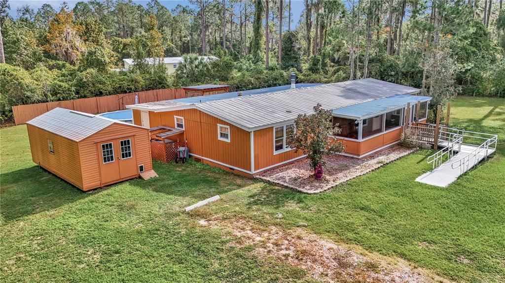 For Sale: $185,000 (4 beds, 3 baths, 2000 Square Feet)