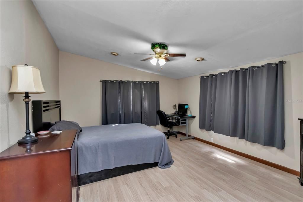 For Sale: $185,000 (4 beds, 3 baths, 2000 Square Feet)