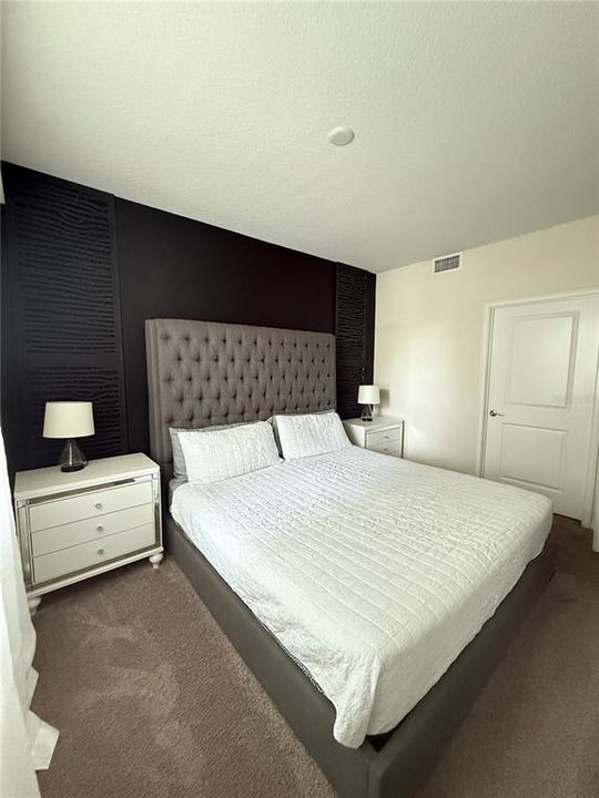 For Sale: $325,000 (2 beds, 2 baths, 1196 Square Feet)