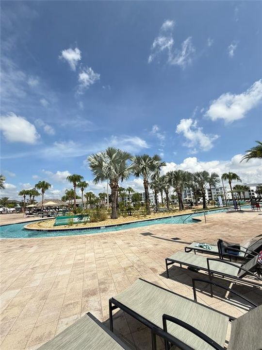 For Sale: $325,000 (2 beds, 2 baths, 1196 Square Feet)