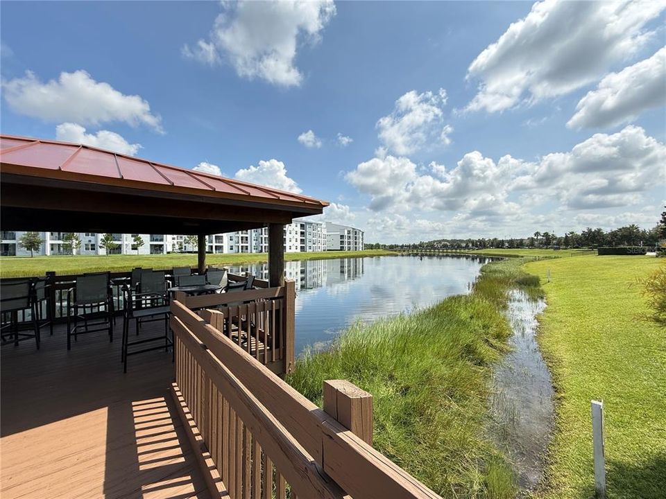 For Sale: $325,000 (2 beds, 2 baths, 1196 Square Feet)