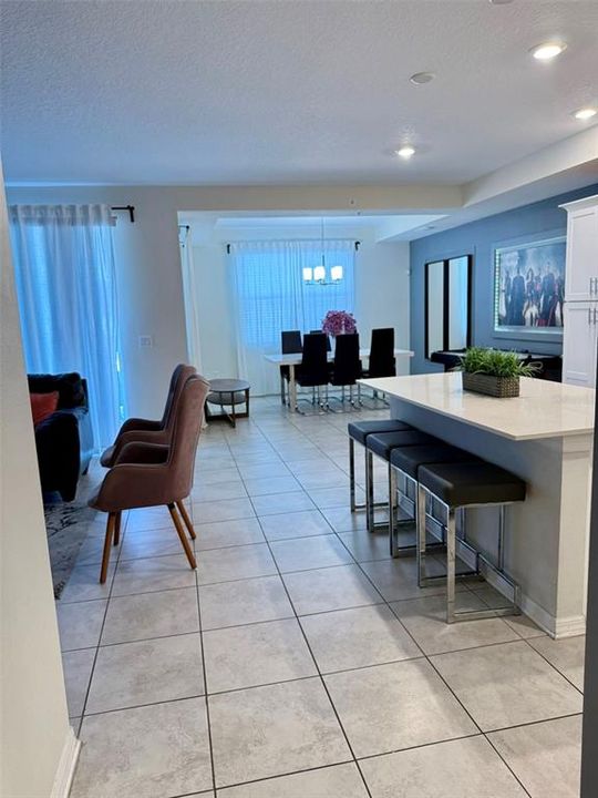 For Sale: $325,000 (2 beds, 2 baths, 1196 Square Feet)