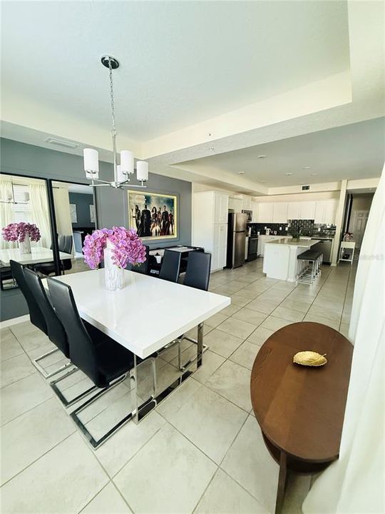 For Sale: $325,000 (2 beds, 2 baths, 1196 Square Feet)