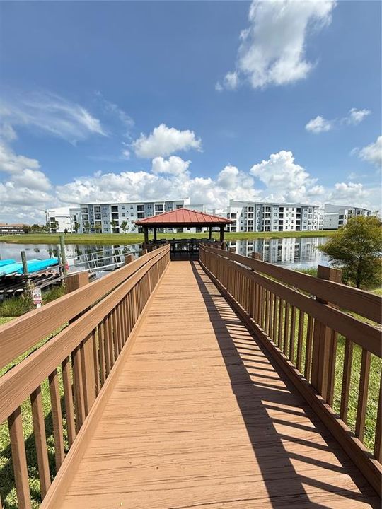 For Sale: $325,000 (2 beds, 2 baths, 1196 Square Feet)